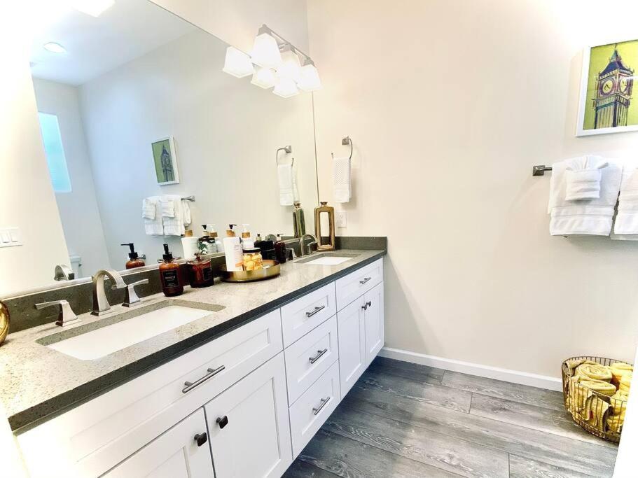 Modern 3 Bedroom Home Cottonwood Bagian luar foto