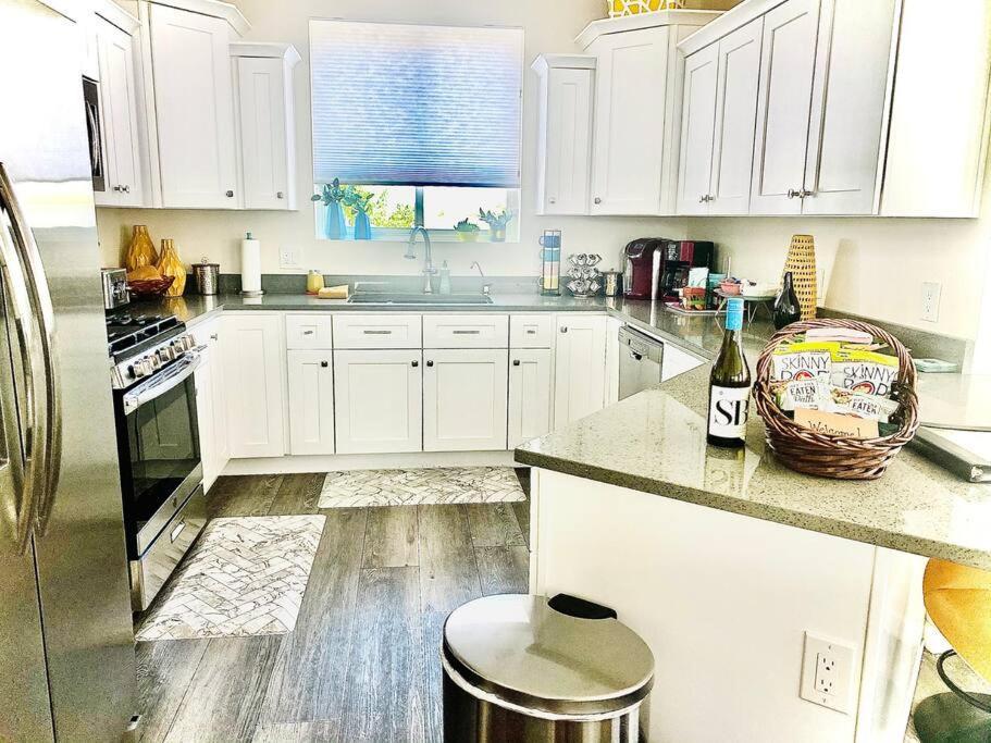 Modern 3 Bedroom Home Cottonwood Bagian luar foto